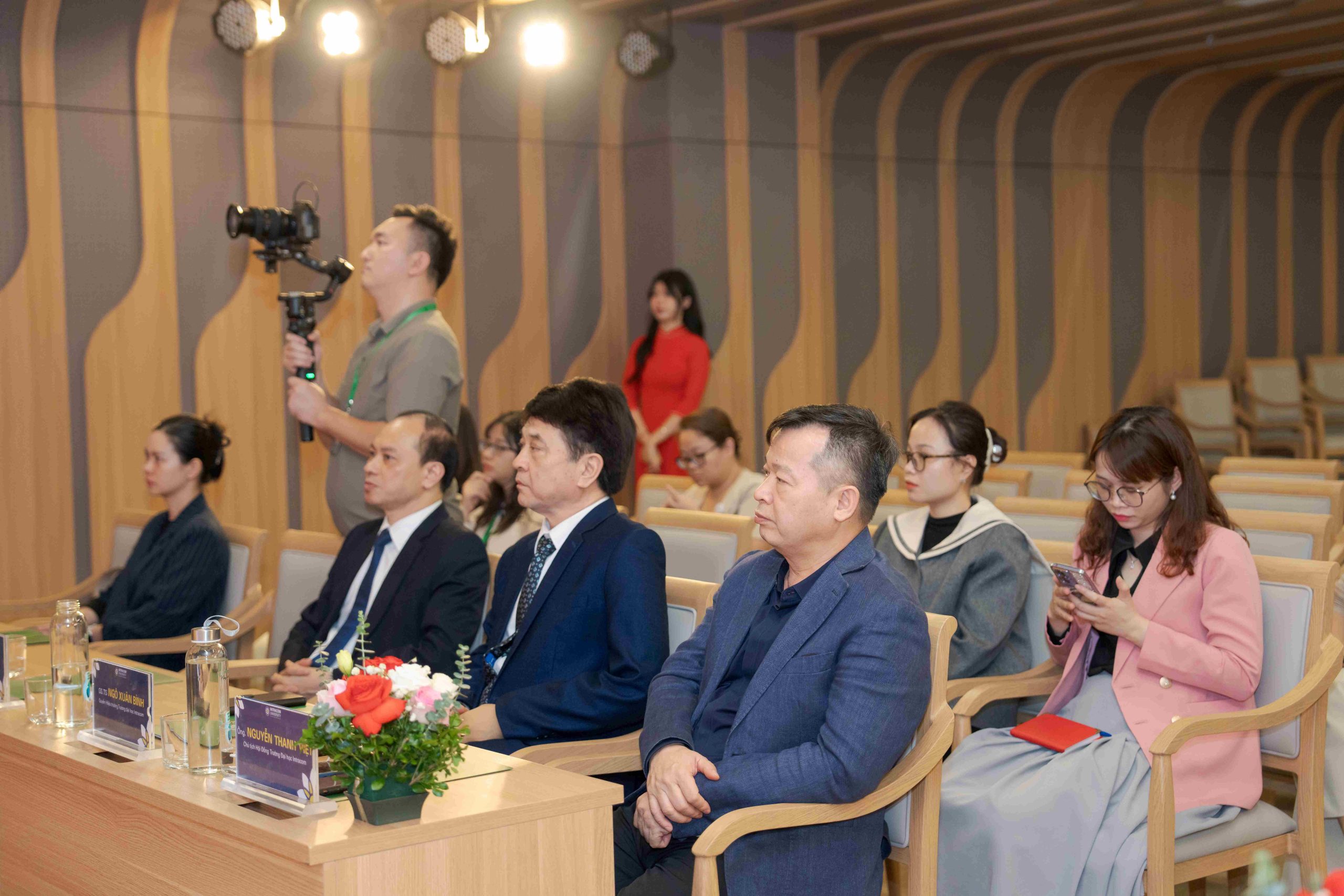 Lễ Ký Kết Hợp Tác Đào Tạo Thực Hành Giữa Trường Đại Học Intracom Và Bệnh Viện Bệnh Nhiệt Đới Trung Ương 2 DSC09661 1 11zon scaled