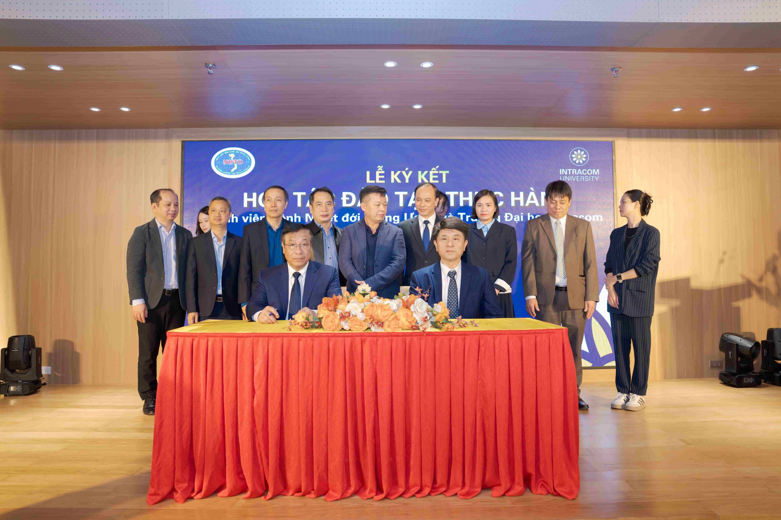 Lễ Ký Kết Hợp Tác Đào Tạo Thực Hành Giữa Trường Đại Học Intracom Và Bệnh Viện Bệnh Nhiệt Đới Trung Ương 6 DSC09696 1 11zon 1 scaled