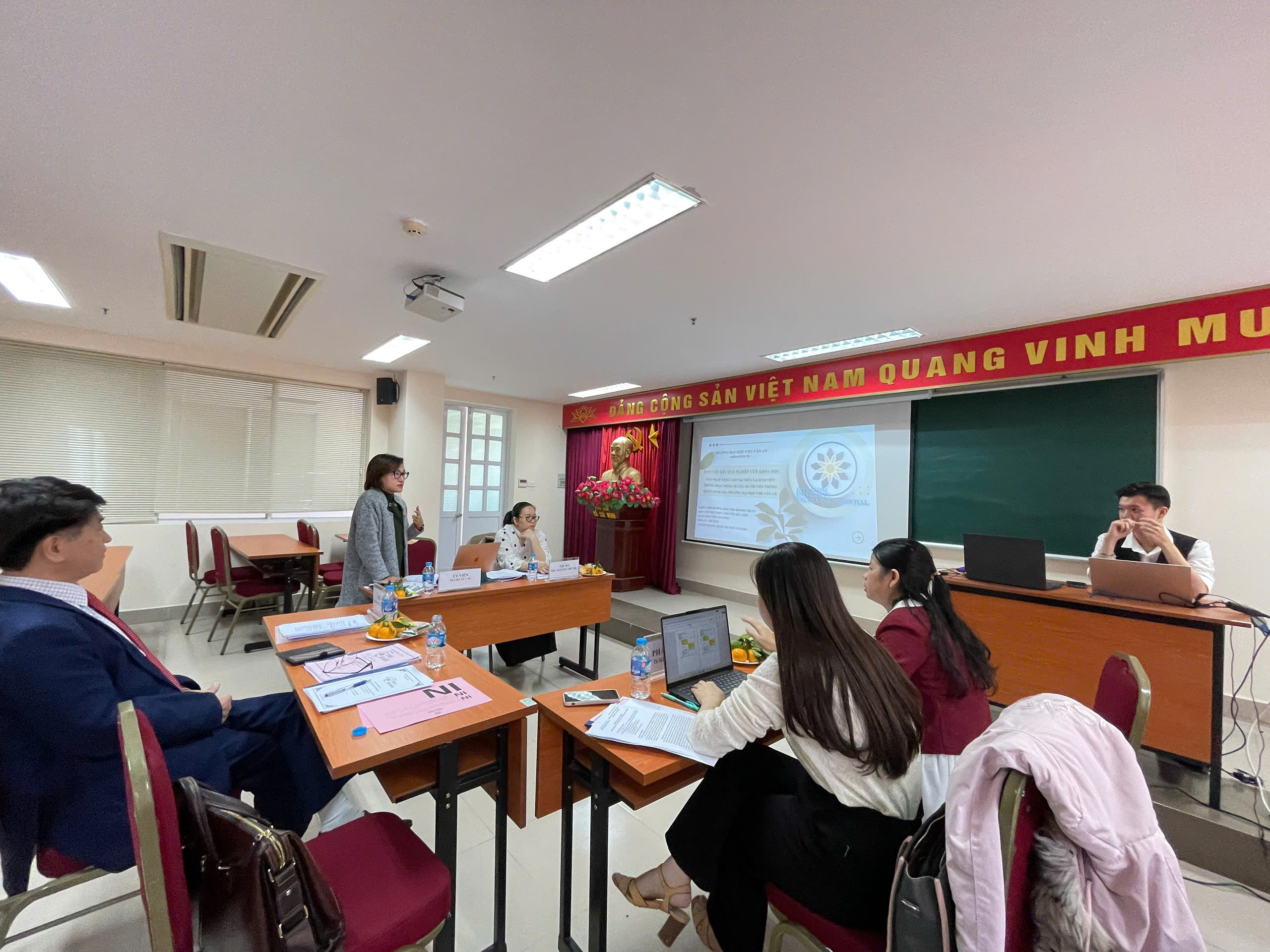 Khoa Kinh Tế, Trường Đại Học Intracom Tổ Chức Nghiệm Thu Đề Tài Nghiên Cứu Khoa Học Của Sinh Viên Năm Học 2024 - 2025 1 z7291789843861 904c4e9cc878162a05087fb2b2eb7858