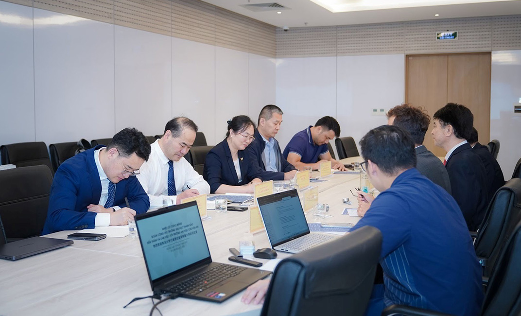 Trường Đại học Intracom gặp gỡ và trao đổi về cơ hội hợp tác cùng Trường Đại học Thanh Đảo (Trung Quốc) 3 thanh dao 3